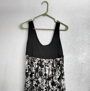 Dress Barn Women 's Black & White Print Dress   Size 6